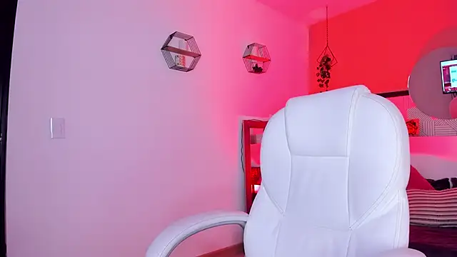 Bella walker  online show from April 13, 8:47 pm