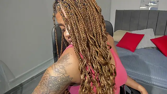 ZahraRose online show from March 10, 11:53 am