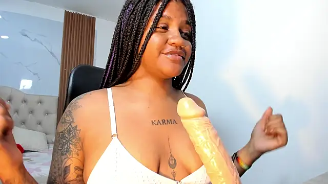 Snapshot of ZahraRose chatting on January 17, 7:50 pm ZahraRose online show from January 17, 7:50 pm