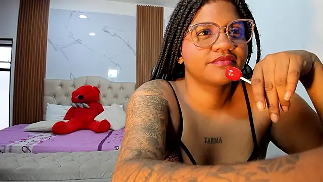 Snapshot of ZahraRose chatting on February 2, 8:40 pm ZahraRose online show from February 2, 8:40 pm