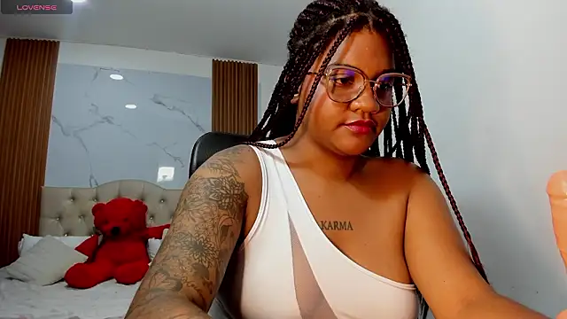 ZahraRose online show from March 12, 11:44 pm