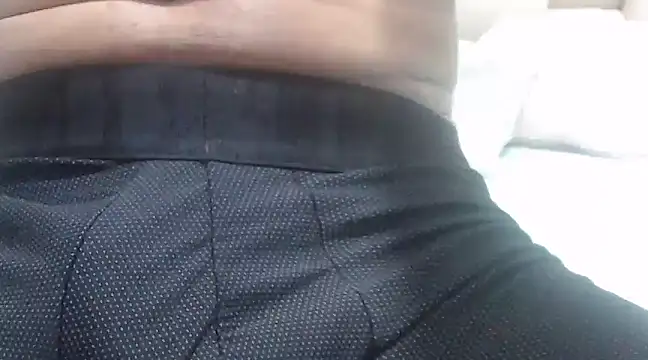 Snapshot of JhonTorres018 chatting on February 15, 1:21 am JhonTorres018 online show from February 15, 1:21 am