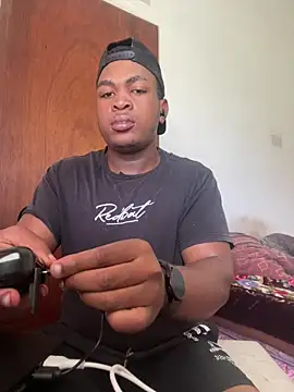 bosszonke123 online show from March 31, 8:48 am