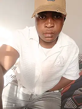 Snapshot of bosszonke123 chatting on June 14, 1:35 pm bosszonke123 online show from June 14, 1:35 pm