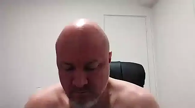 Snapshot of Lucifer29cm chatting on March 11, 9:34 am Lucifer29cm online show from March 11, 9:34 am