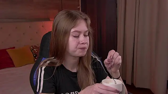 EveMundie online show from February 18, 12:06 pm