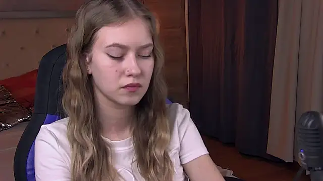 EveMundie online show from February 21, 3:32 pm