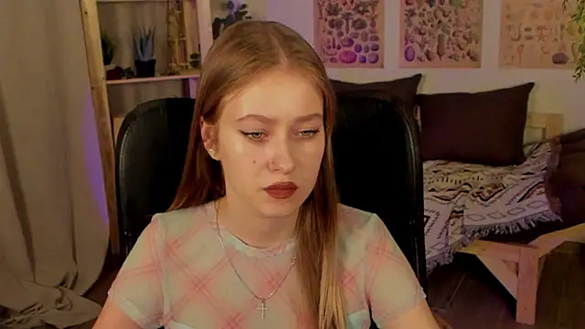 EveMundie online show from March 20, 1:26 pm