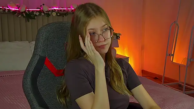 EveMundie online show from September 18, 10:06 am