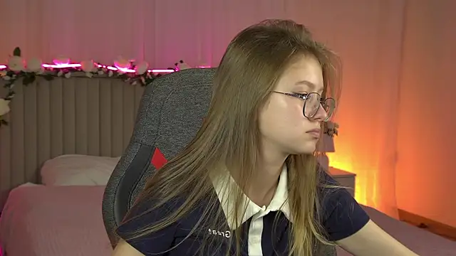 EveMundie online show from October 2, 10:11 am