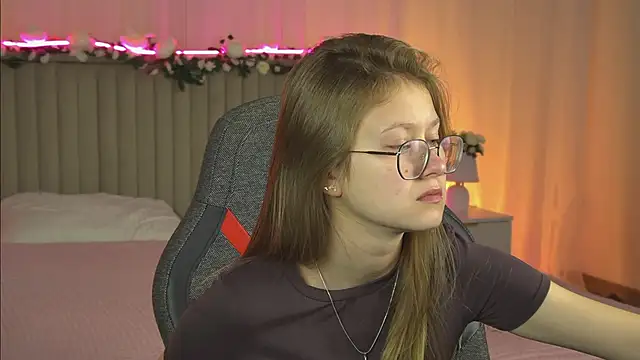 EveMundie online show from October 6, 6:22 am