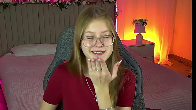 EveMundie online show from October 14, 12:28 pm