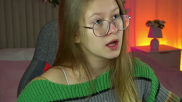 EveMundie online show from October 17, 9:34 am