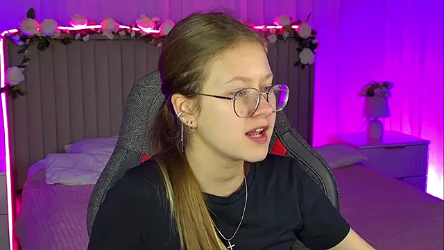 EveMundie online show from November 5, 6:35 am