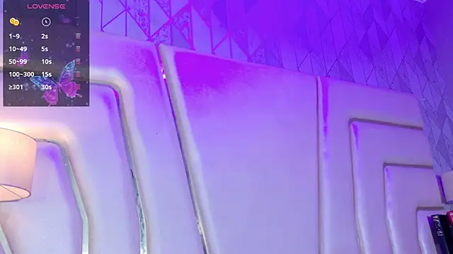 AnahisBennett online show from April 28, 4:50 am