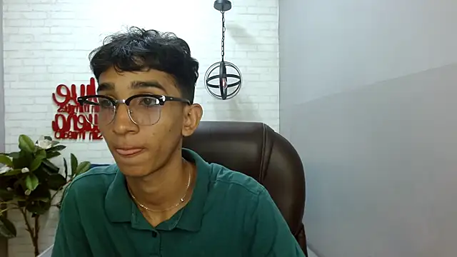 Snapshot of Martin_Linares chatting on February 17, 2:37 pm Martin Linares online show from February 17, 2:37 pm