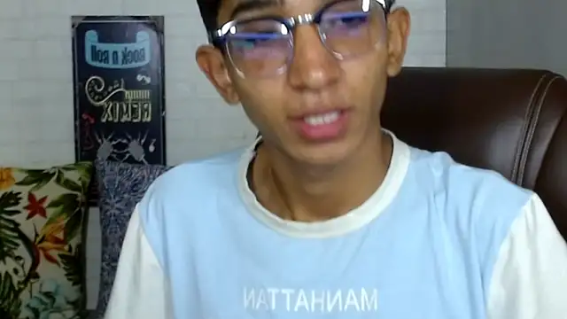 Snapshot of Martin_Linares chatting on February 28, 1:36 pm Martin Linares online show from February 28, 1:36 pm