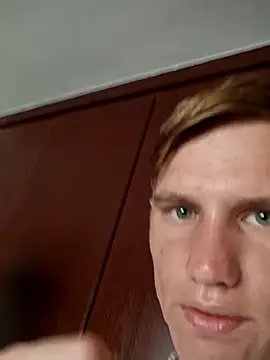 Snapshot of Ruanie chatting on March 11, 11:05 am Ruanie online show from March 11, 11:05 am