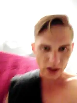 Snapshot of Ruanie chatting on April 14, 4:57 pm Ruanie online show from April 14, 4:57 pm