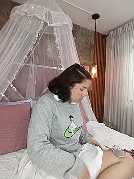 EmmaSulivan online show from February 19, 1:17 pm