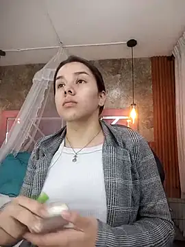 EmmaSulivan online show from October 1, 12:00 pm