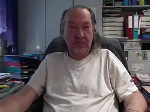 Snapshot of HMStraps01 chatting on March 22, 6:11 am HMStraps01 online show from March 22, 6:11 am