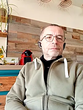 Snapshot of Xavspank2 chatting on March 31, 9:21 am Xavspank2 online show from March 31, 9:21 am