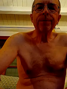 Snapshot of Xavspank2 chatting on April 4, 7:22 pm Xavspank2 online show from April 4, 7:22 pm