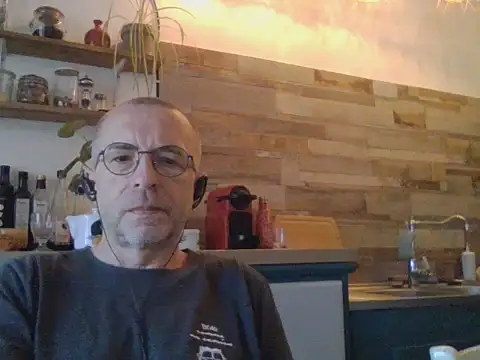Snapshot of Xavspank2 chatting on June 9, 7:53 am Xavspank2 online show from June 9, 7:53 am