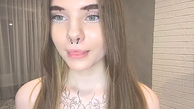 Snapshot of CarolinePepper chatting on February 25, 7:14 pm CarolinePepper online show from February 25, 7:14 pm