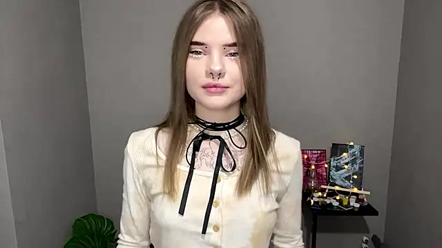 Snapshot of CarolinePepper chatting on March 8, 5:11 pm CarolinePepper online show from March 8, 5:11 pm