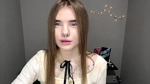 Snapshot of CarolinePepper chatting on March 14, 5:13 pm CarolinePepper online show from March 14, 5:13 pm