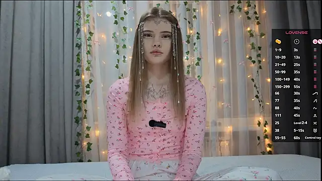 CarolinePepper online show from January 10, 1:57 pm