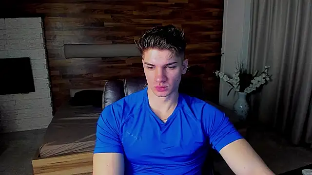 MaxKaiden online show from March 18, 5:21 am