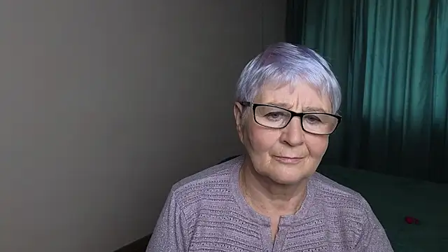 Snapshot of Sandra_Snowflake chatting on September 18, 11:34 am Sandra Snowflake online show from September 18, 11:34 am