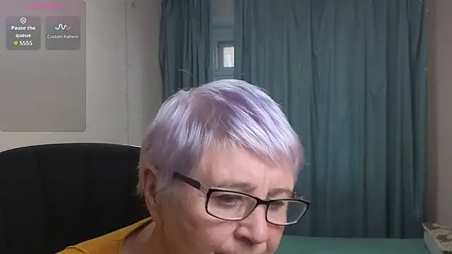 Sandra Snowflake online show from November 18, 12:20 pm