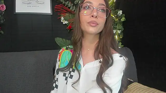 Snapshot of IngAdn chatting on March 16, 2:11 pm IngAdn online show from March 16, 2:11 pm