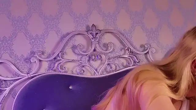 BECKI VRES online show from September 16, 3:46 pm