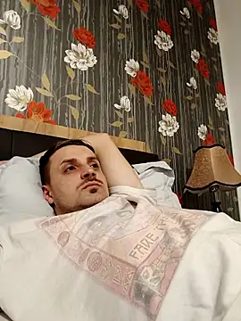 Eusuntnoulgigolo online show from December 15, 7:40 pm