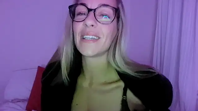 Edenfox- online show from October 25, 8:58 pm