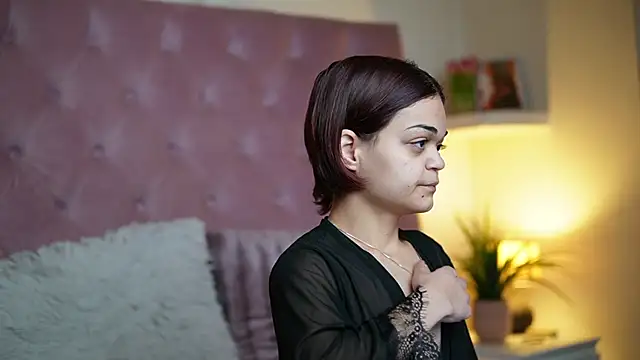 MaiaMini online show from December 2, 10:05 pm