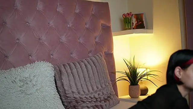 MaiaMini online show from December 18, 9:10 pm