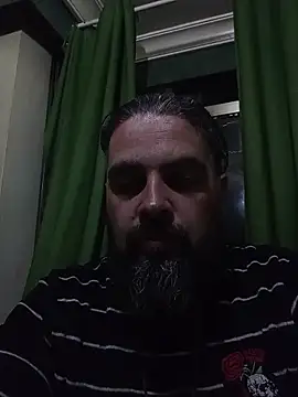 Snapshot of serpensy chatting on November 5, 12:43 am serpensy online show from November 5, 12:43 am