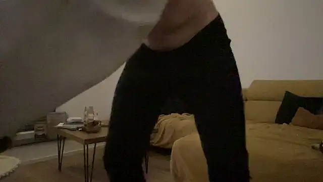 Snapshot of larsfrommars1992 chatting on February 16, 5:37 pm larsfrommars1992 online show from February 16, 5:37 pm