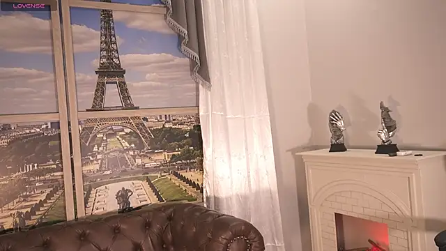 Snapshot of katia_foxxx_ chatting on June 13, 5:33 pm katia foxxx online show from June 13, 5:33 pm