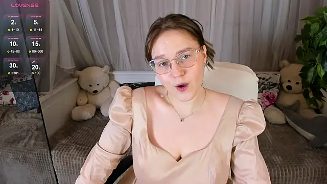 Snapshot of Rada_Woods chatting on February 19, 2:34 pm Rada Woods online show from February 19, 2:34 pm