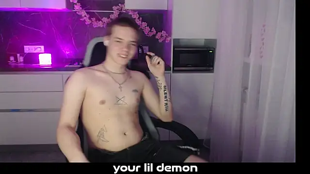 Snapshot of yourlildemon chatting on March 1, 3:58 pm yourlildemon online show from March 1, 3:58 pm