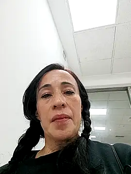 Coeur de luxure online show from February 20, 1:14 am