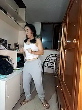 Coeur de luxure online show from March 18, 2:36 am