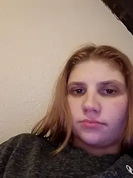 Snapshot of mokra_olka chatting on February 16, 6:43 am mokra olka online show from February 16, 6:43 am